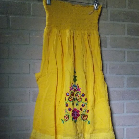 Dresses & Skirts - 80s Petite X-Small Floral Embroidery Yellow Cotton Halter Peasant Woman Dress